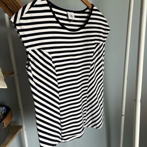 Cabi Illusions Tee Shirt size small